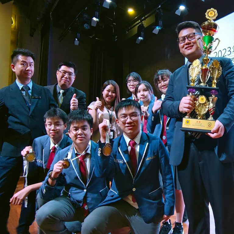 1st Runner-up in Southern Johor Secondary School Chinese Debate Competition 2023 - Paragon Private School Debate Team